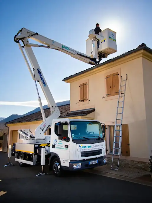 Couvreur AVA Toiture intervention urgente nacelle élévatrice réparation toiture Albi Tarn